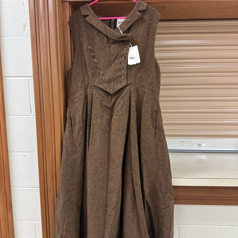 Elegant Brown Vintage Wool Dress